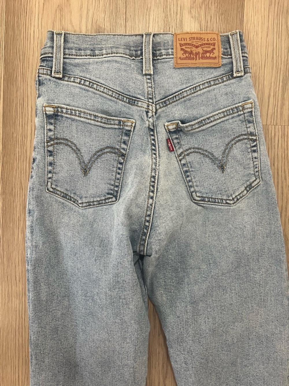 Levi’s Ribcage Straight Jeans Light Wash Button Fly High Rise Wonen’s 24 - Picture 11 of 12
